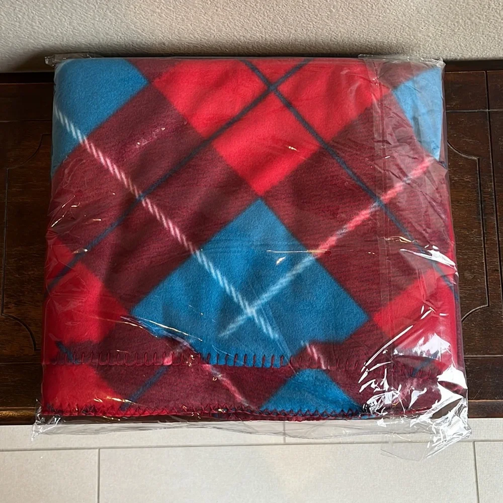 NWT Red, Teal, & White Fleece Blanket